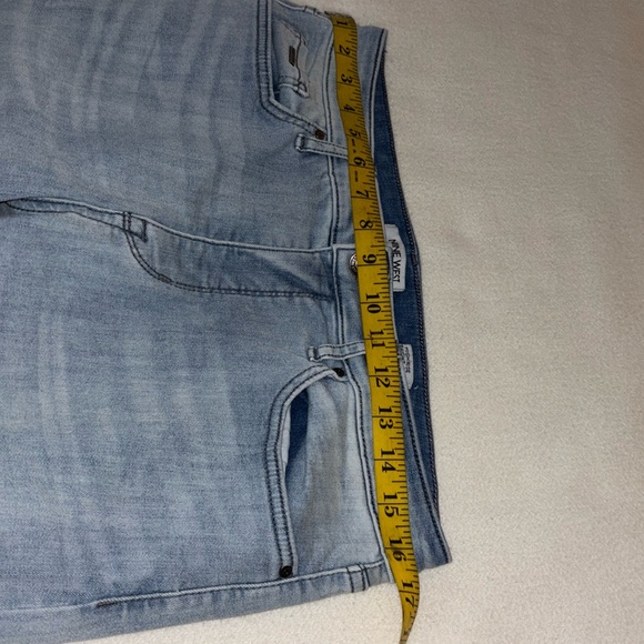 Nine West Jeans, Plain Pocket, High Rise, Straight, Size 12 light washed - Picture 4 of 11